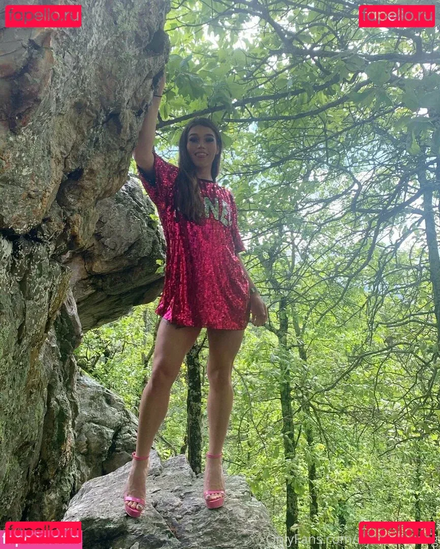 arielllll Onlyfans Photo Gallery 