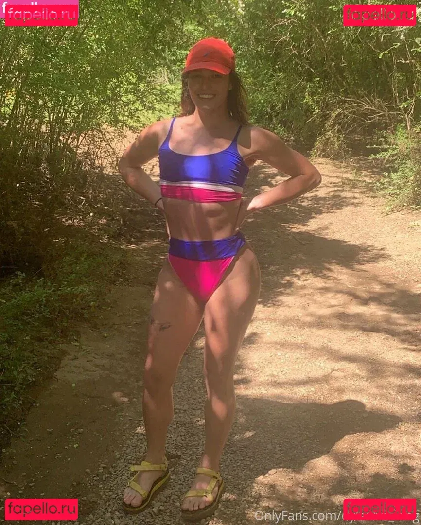 arielllll Onlyfans Photo Gallery 