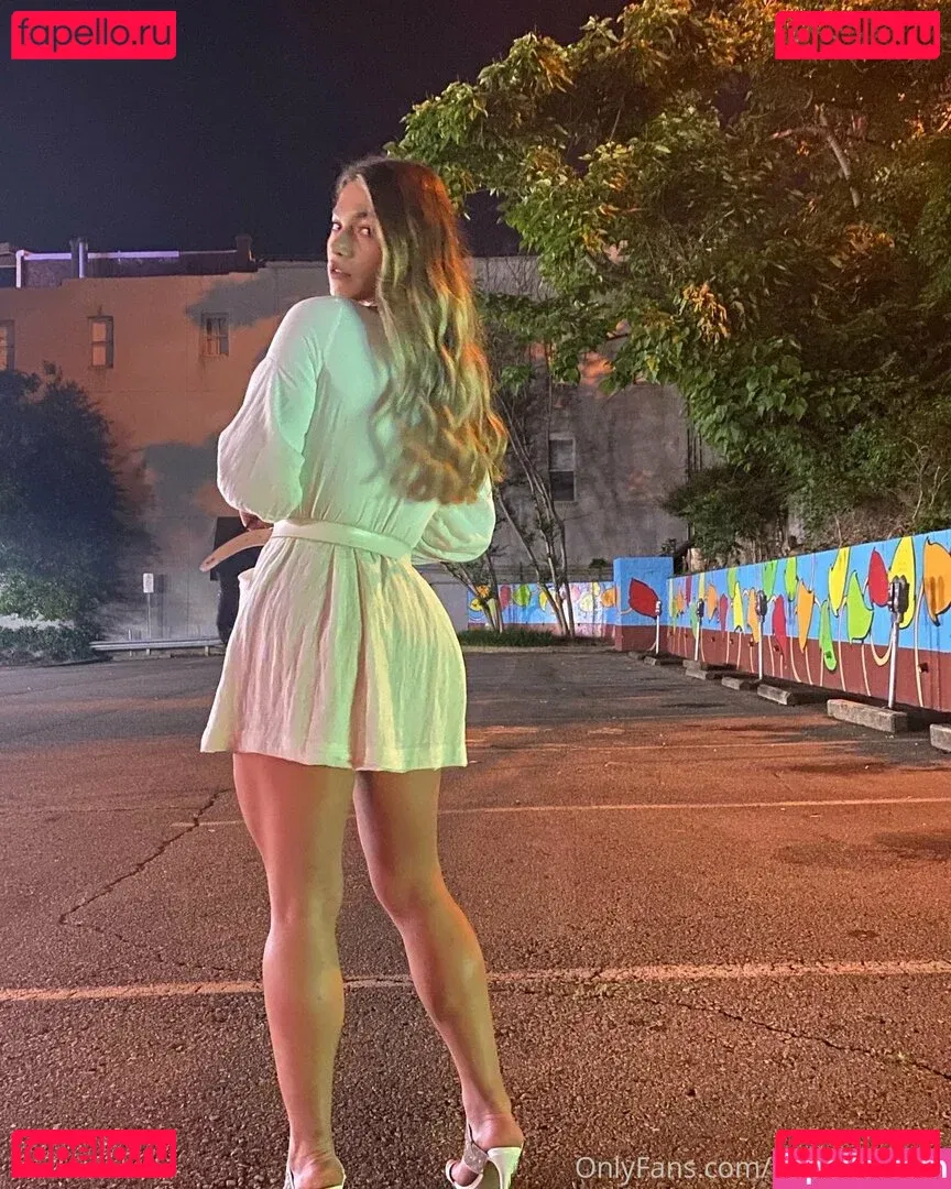 arielllll Onlyfans Photo Gallery 