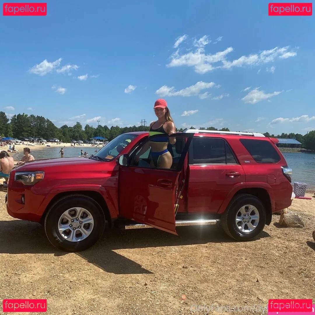 arielllll Onlyfans Photo Gallery 