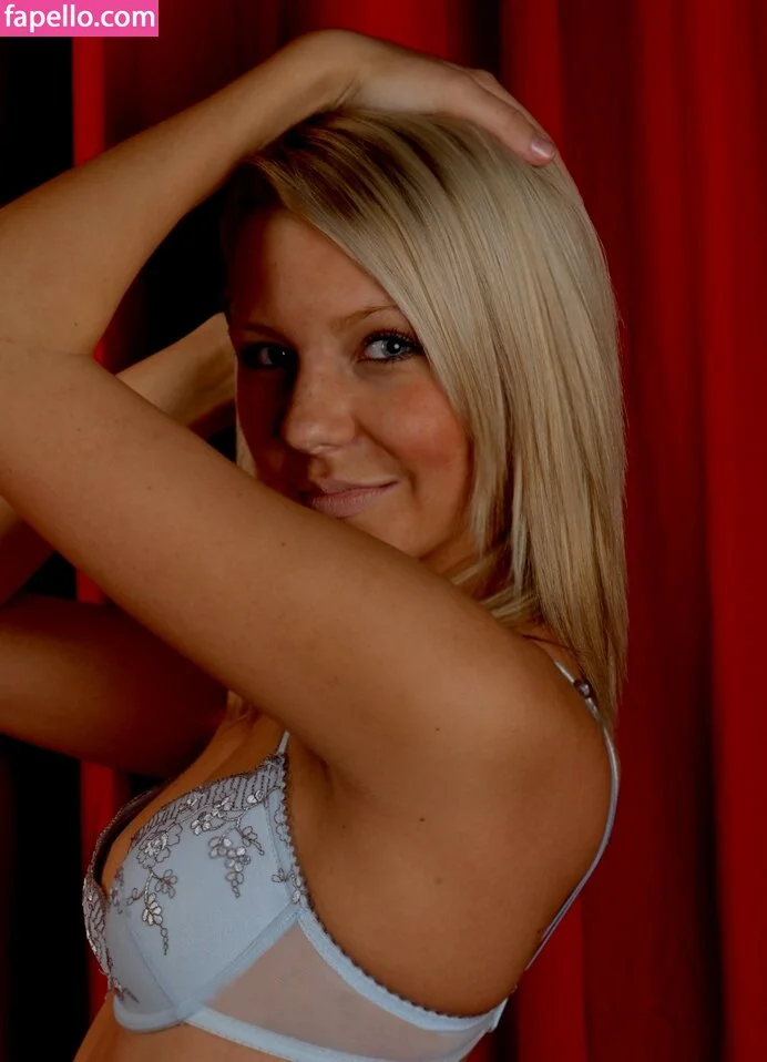 Carina Schwarz Onlyfans Photo Gallery 