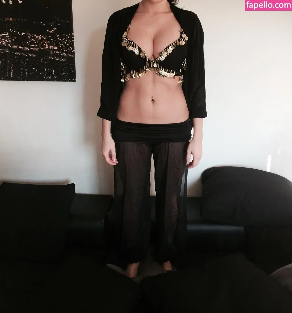 Carina Schwarz Onlyfans Photo Gallery 