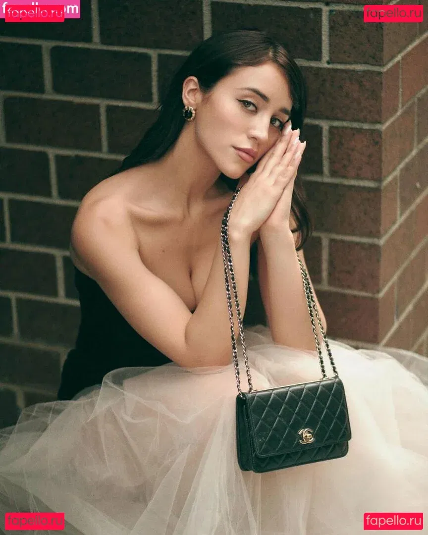 Caylee Cowan Onlyfans Photo Gallery 