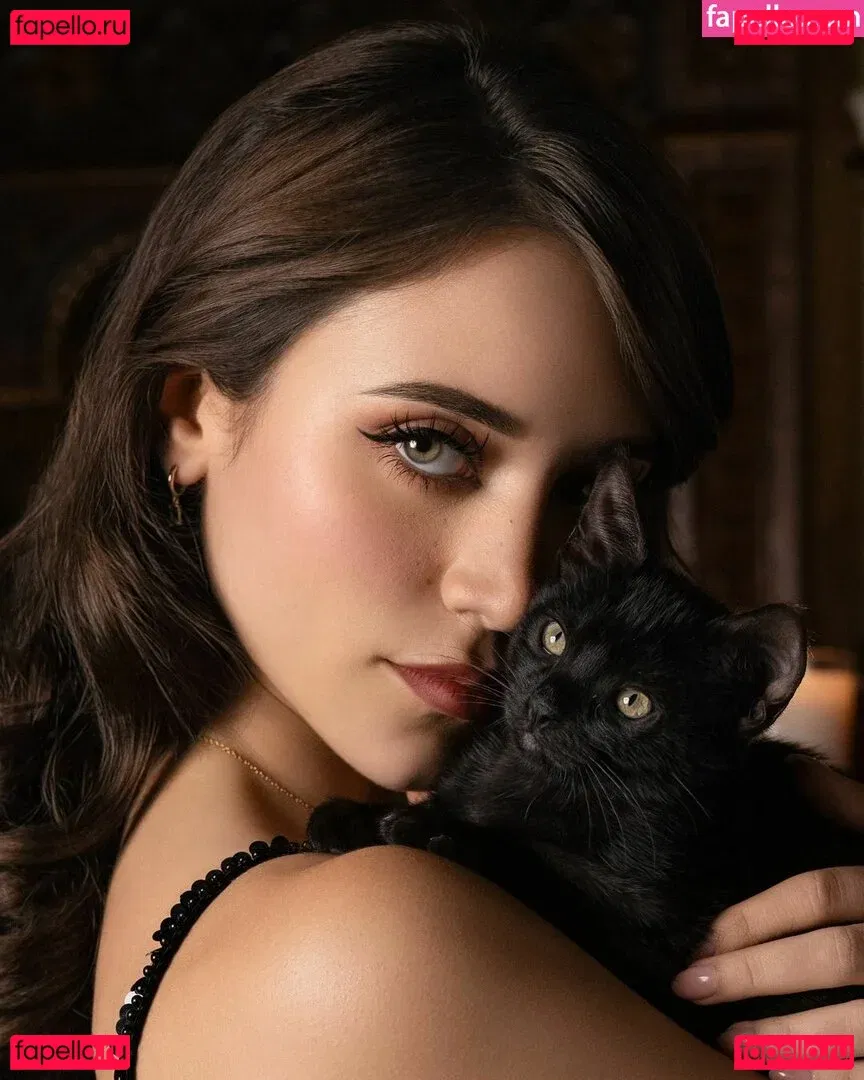 Caylee Cowan Onlyfans Photo Gallery 