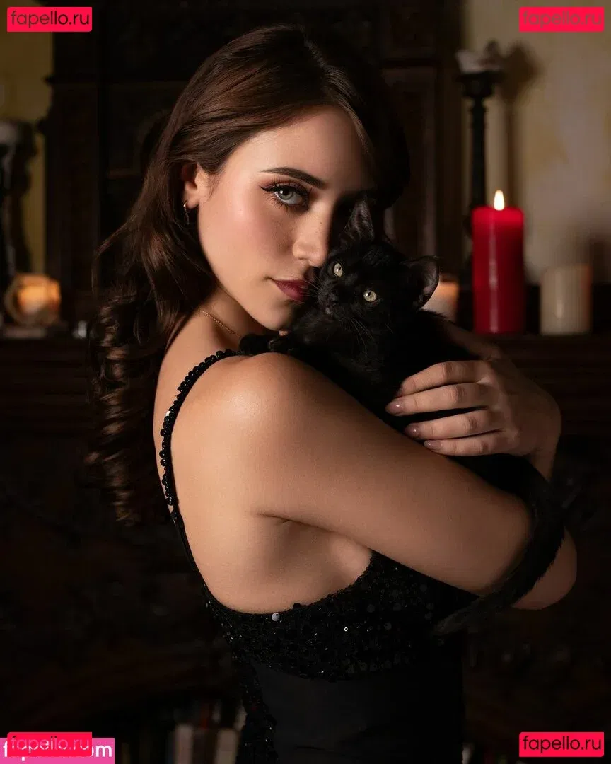 Caylee Cowan Onlyfans Photo Gallery 