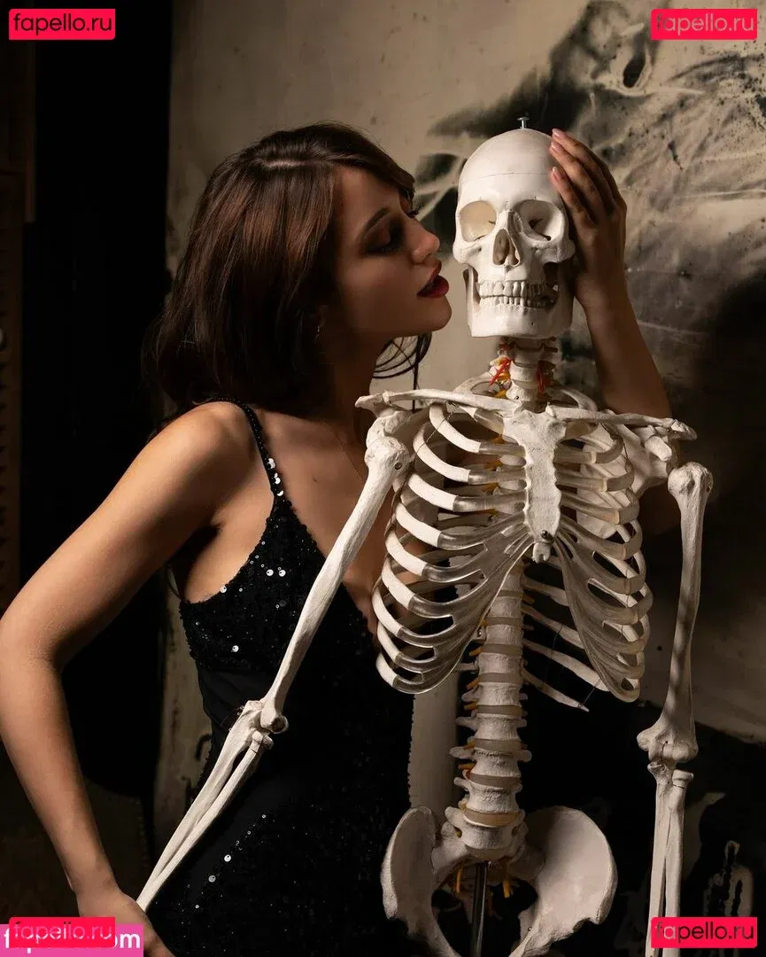 Caylee Cowan Onlyfans Photo Gallery 