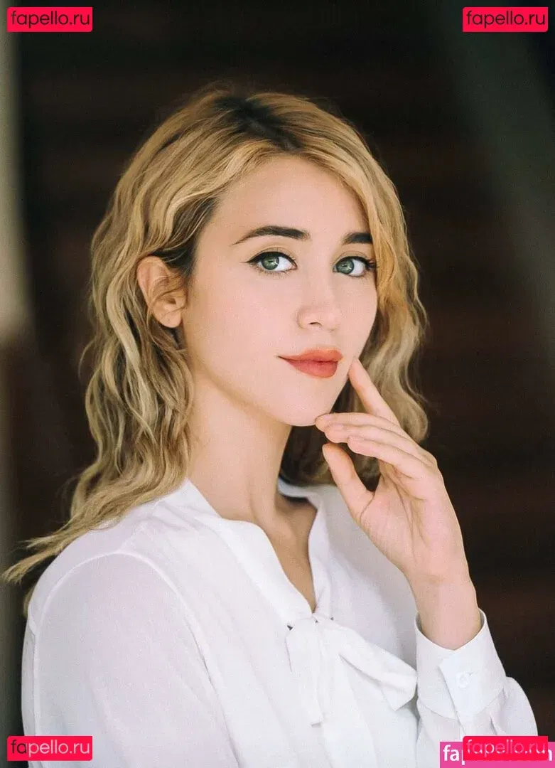 Caylee Cowan Onlyfans Photo Gallery 