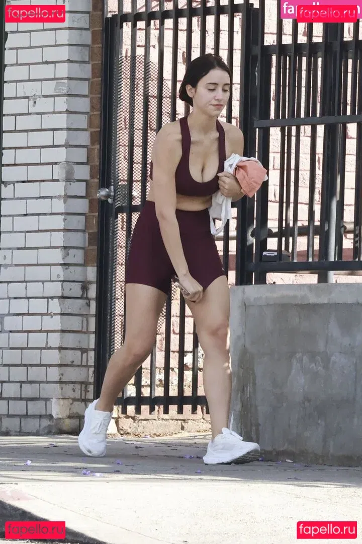 Caylee Cowan Onlyfans Photo Gallery 