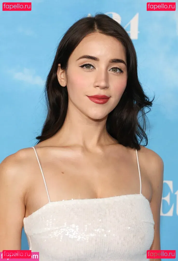 Caylee Cowan Onlyfans Photo Gallery 