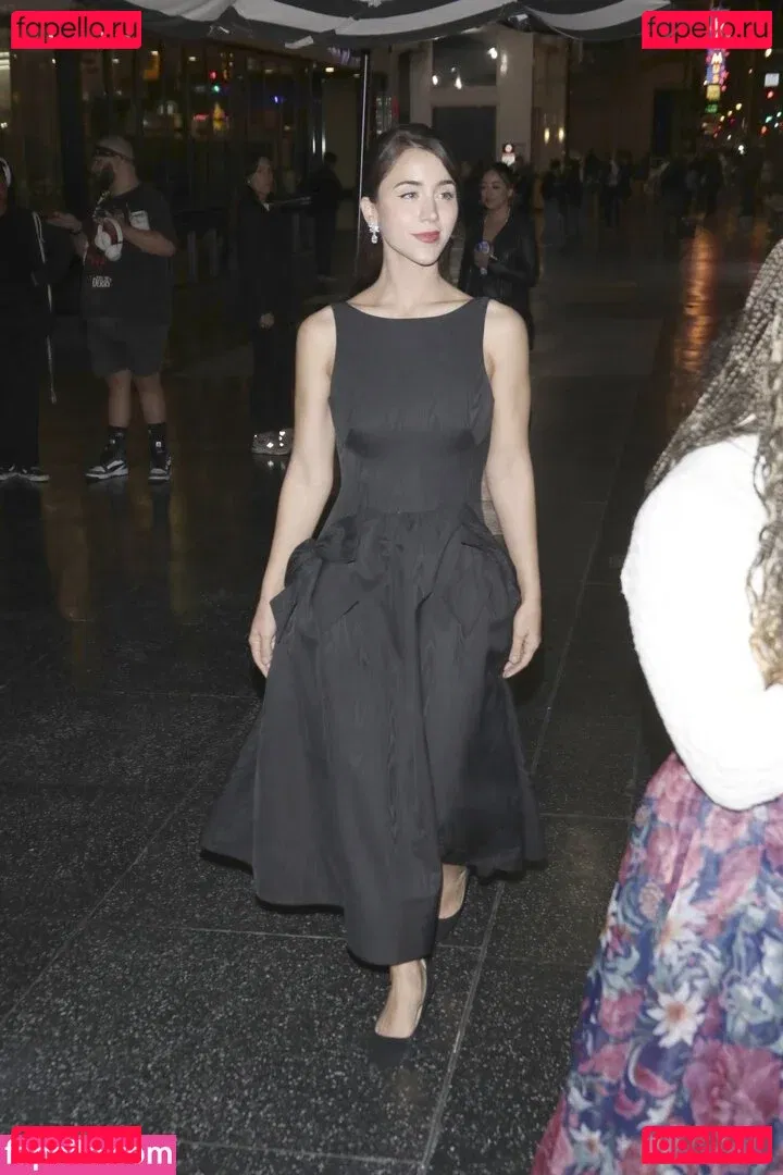 Caylee Cowan Onlyfans Photo Gallery 