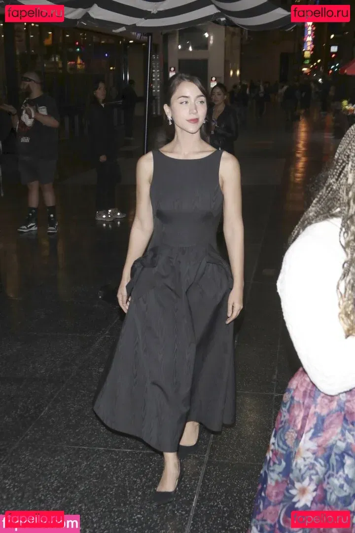 Caylee Cowan Onlyfans Photo Gallery 