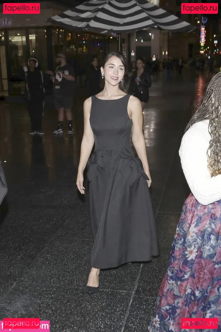 Caylee Cowan Onlyfans Photo Gallery 