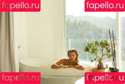 Arabella Chi Onlyfans Photo Gallery 