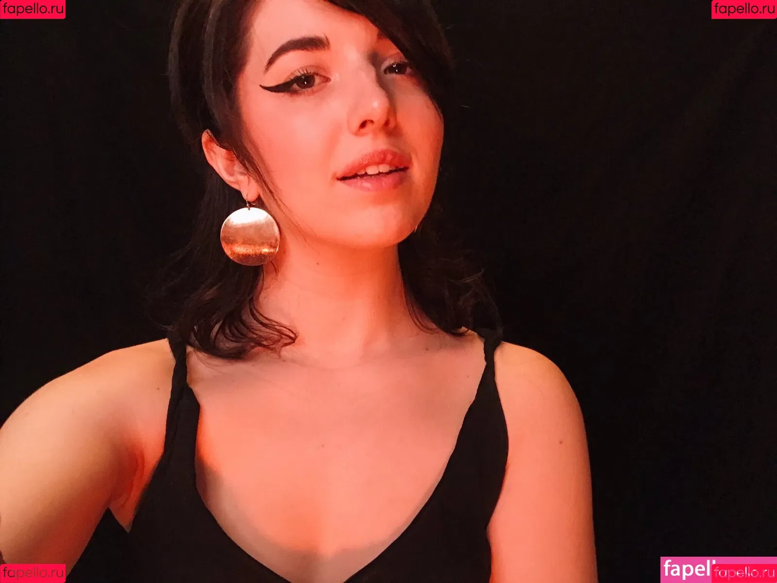 Slight Sounds ASMR Onlyfans Photo Gallery 