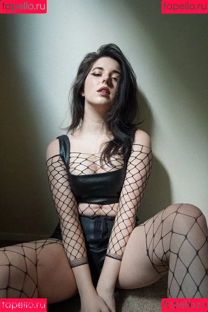 Slight Sounds ASMR Onlyfans Photo Gallery 