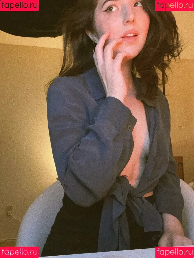 Slight Sounds ASMR Onlyfans Photo Gallery 
