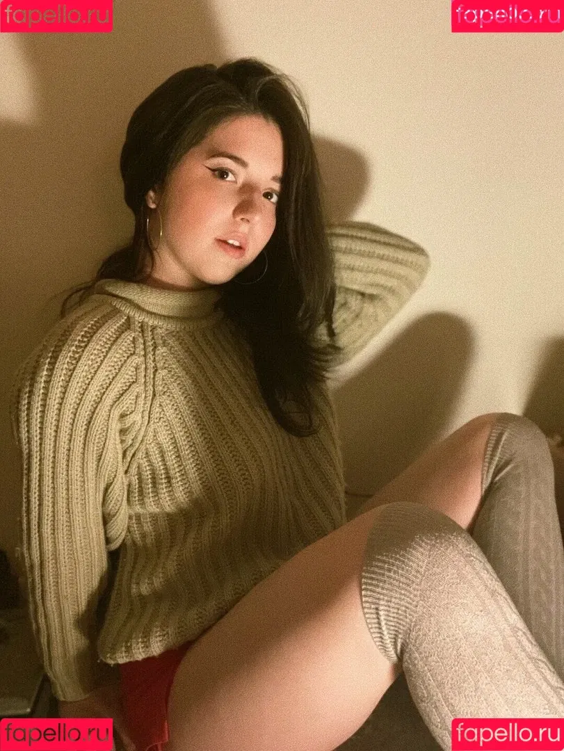 Slight Sounds ASMR Onlyfans Photo Gallery 