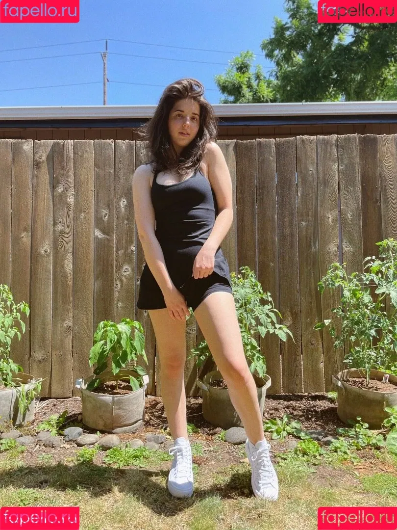 Slight Sounds ASMR Onlyfans Photo Gallery 