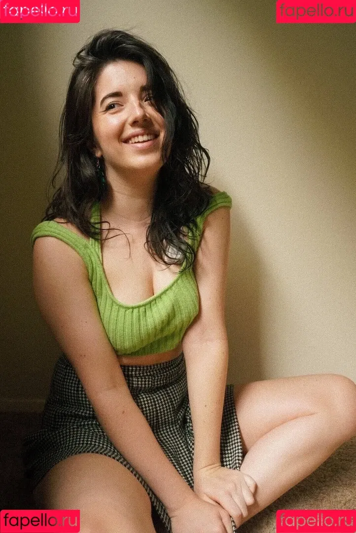 Slight Sounds ASMR Onlyfans Photo Gallery 