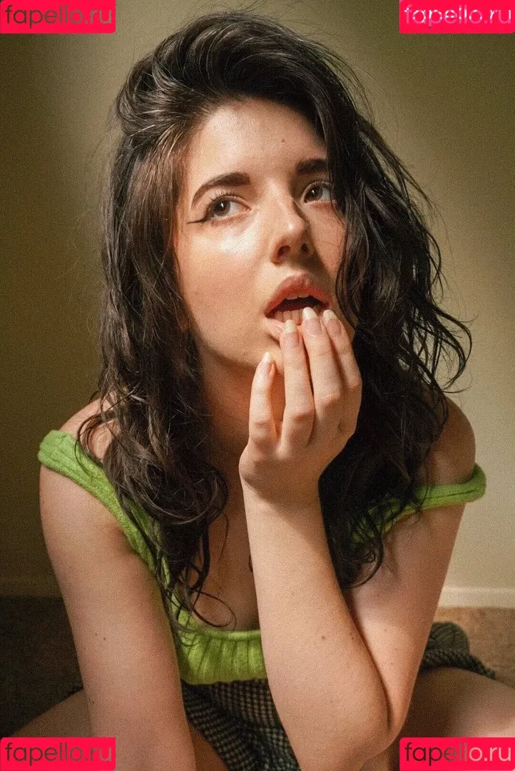 Slight Sounds ASMR Onlyfans Photo Gallery 