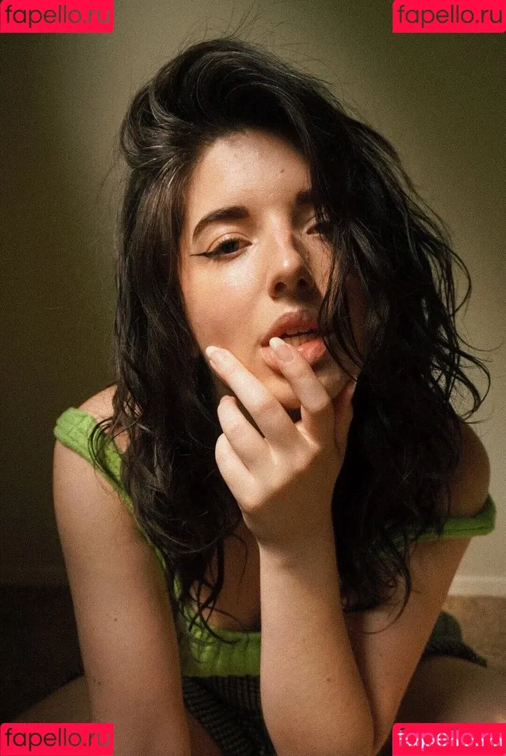 Slight Sounds ASMR Onlyfans Photo Gallery 