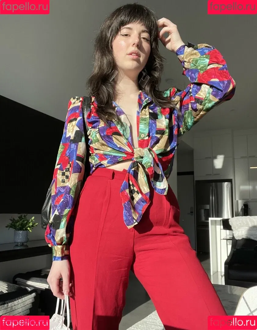 Slight Sounds ASMR Onlyfans Photo Gallery 