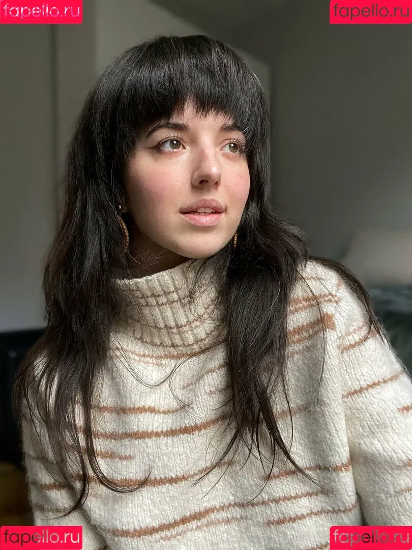 Slight Sounds ASMR Onlyfans Photo Gallery 