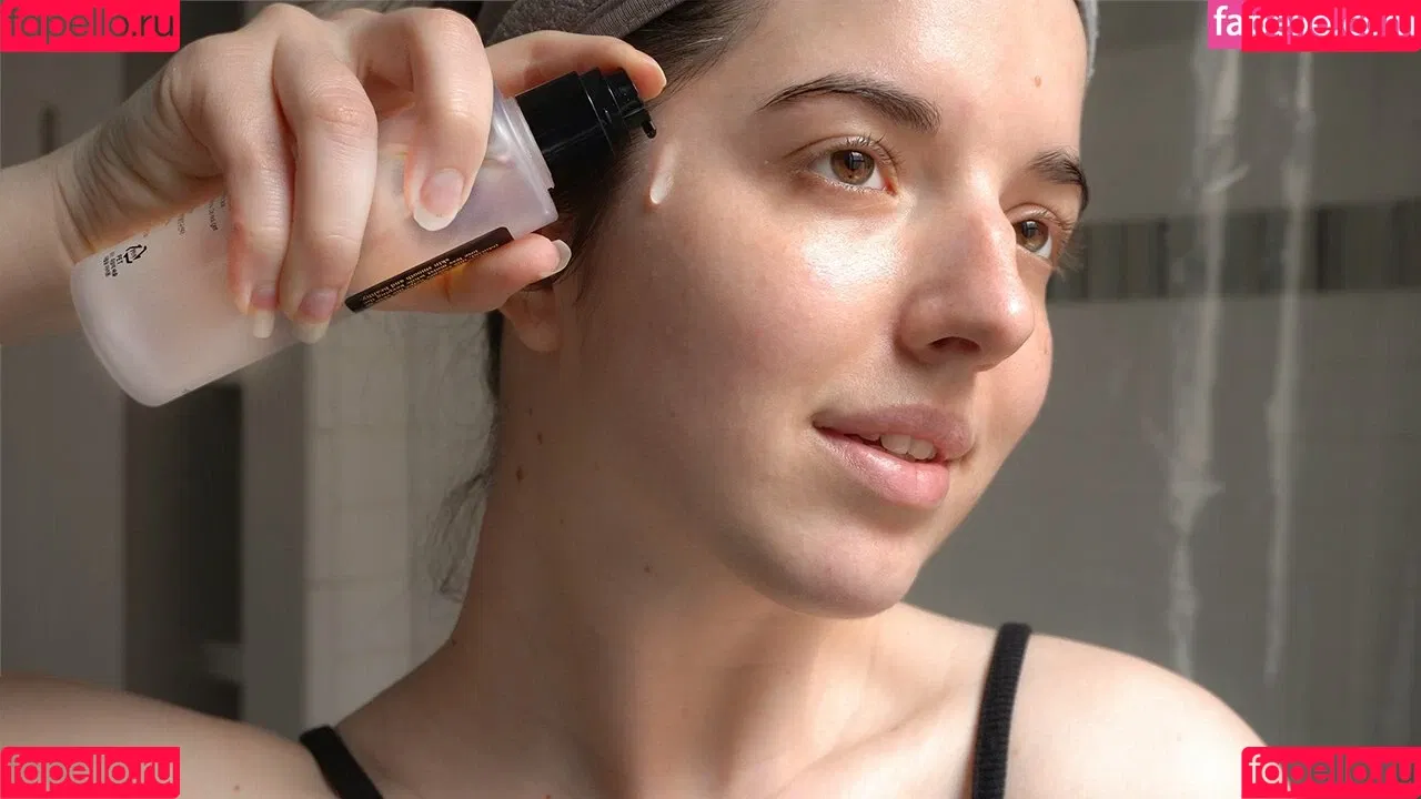 Slight Sounds ASMR Onlyfans Photo Gallery 