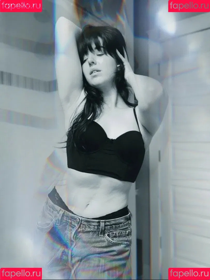 Slight Sounds ASMR Onlyfans Photo Gallery 