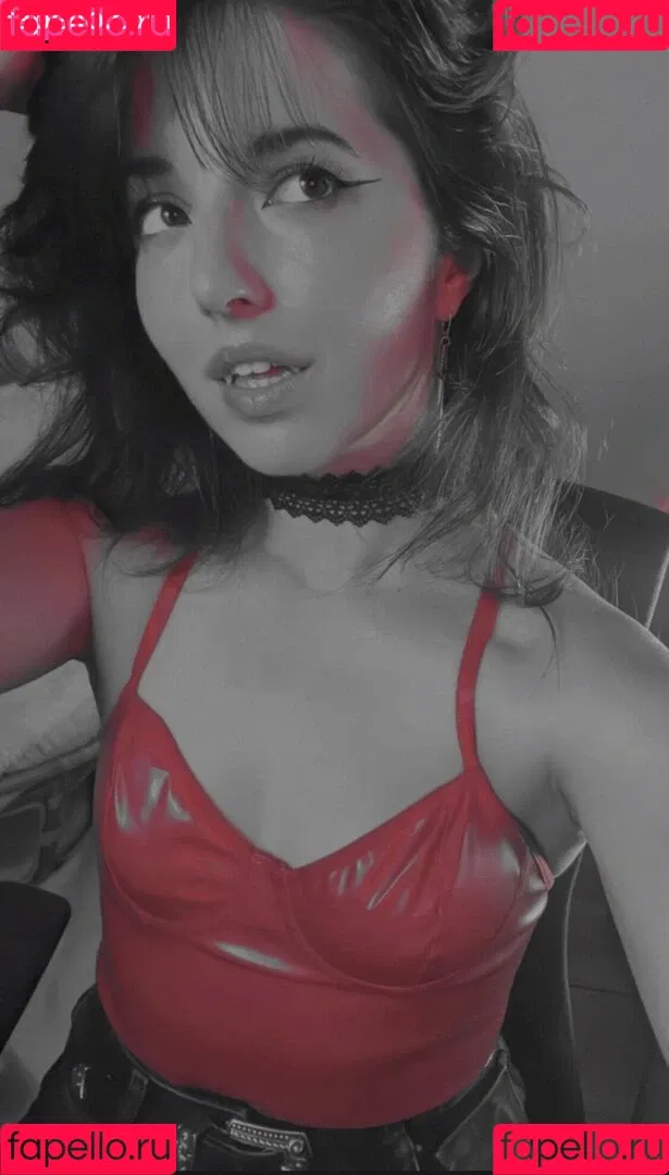 Slight Sounds ASMR Onlyfans Photo Gallery 