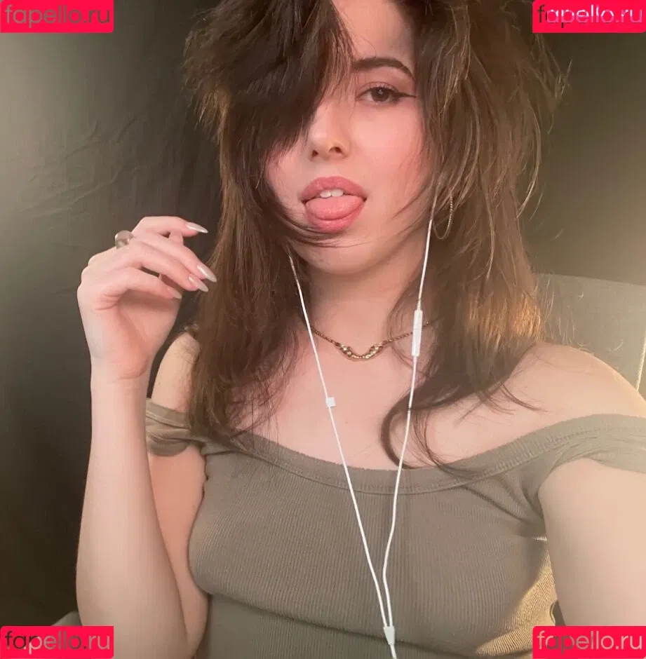 Slight Sounds ASMR Onlyfans Photo Gallery 