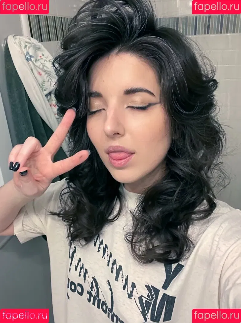Slight Sounds ASMR Onlyfans Photo Gallery 