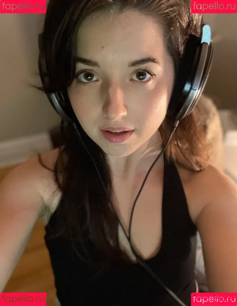 Slight Sounds ASMR Onlyfans Photo Gallery 