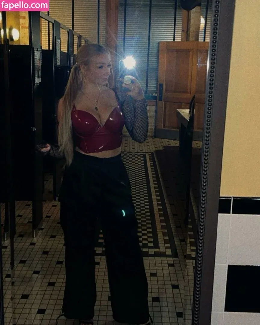 Hannah Woods Onlyfans Photo Gallery 