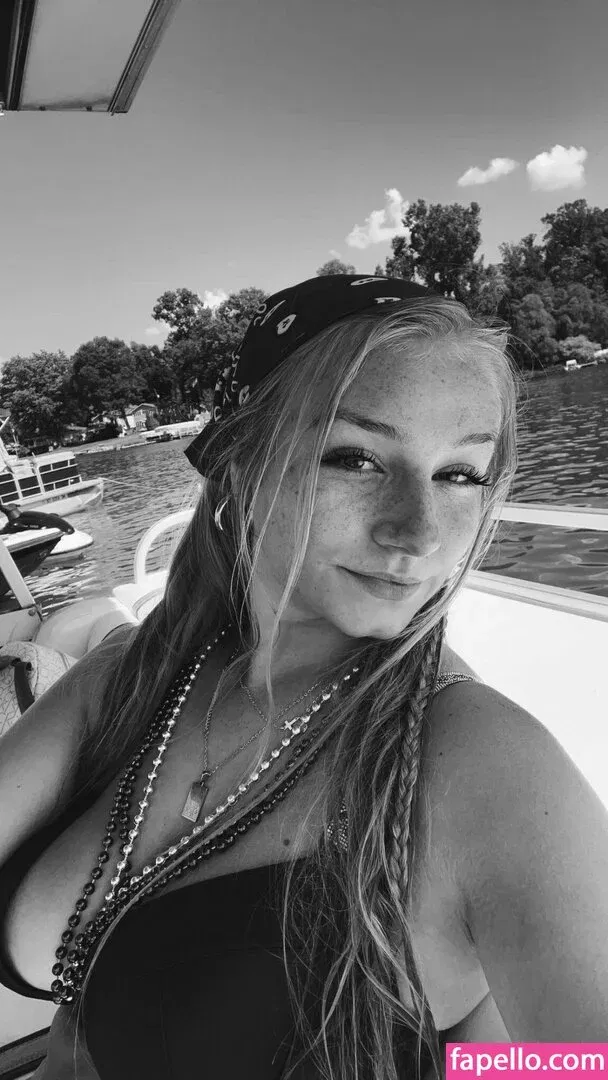 Hannah Woods Onlyfans Photo Gallery 