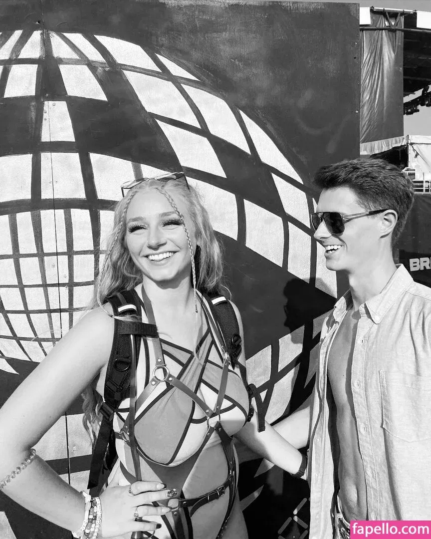 Hannah Woods Onlyfans Photo Gallery 