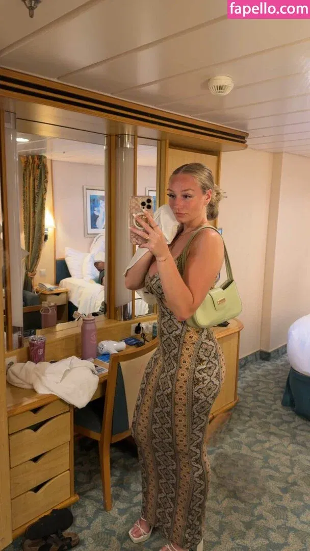 Hannah Woods Onlyfans Photo Gallery 