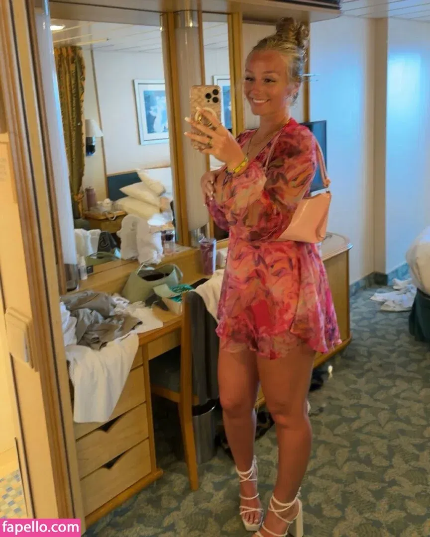 Hannah Woods Onlyfans Photo Gallery 