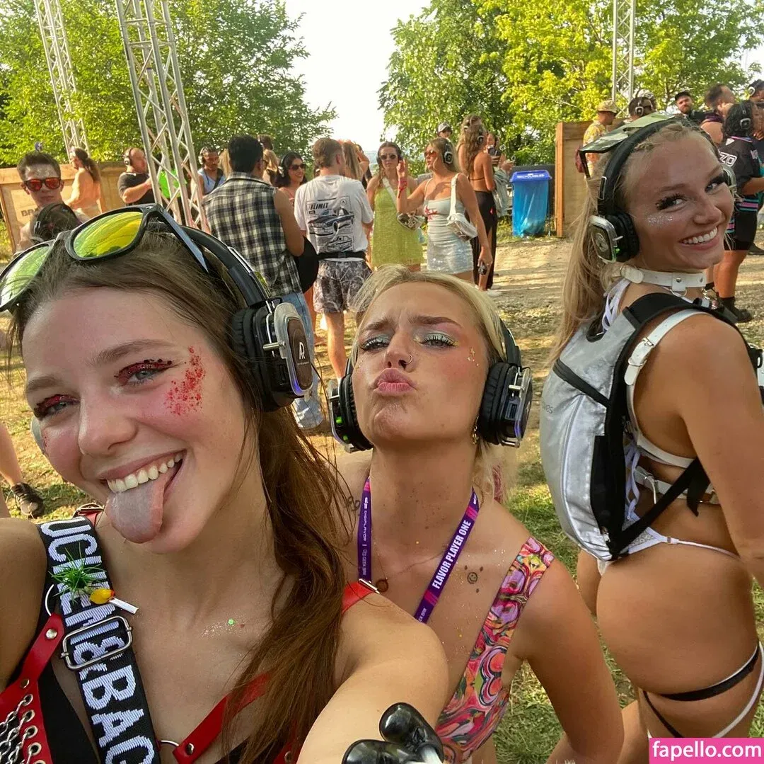 Hannah Woods Onlyfans Photo Gallery 