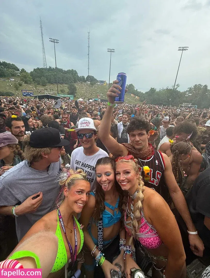 Hannah Woods Onlyfans Photo Gallery 