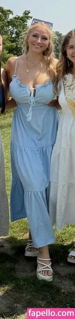 Hannah Woods Onlyfans Photo Gallery 