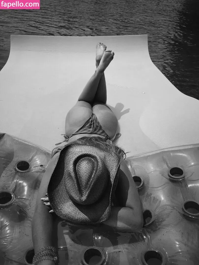 Hannah Woods Onlyfans Photo Gallery 