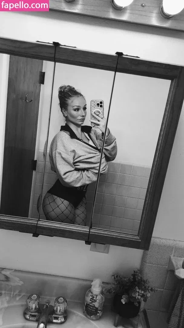 Hannah Woods Onlyfans Photo Gallery 