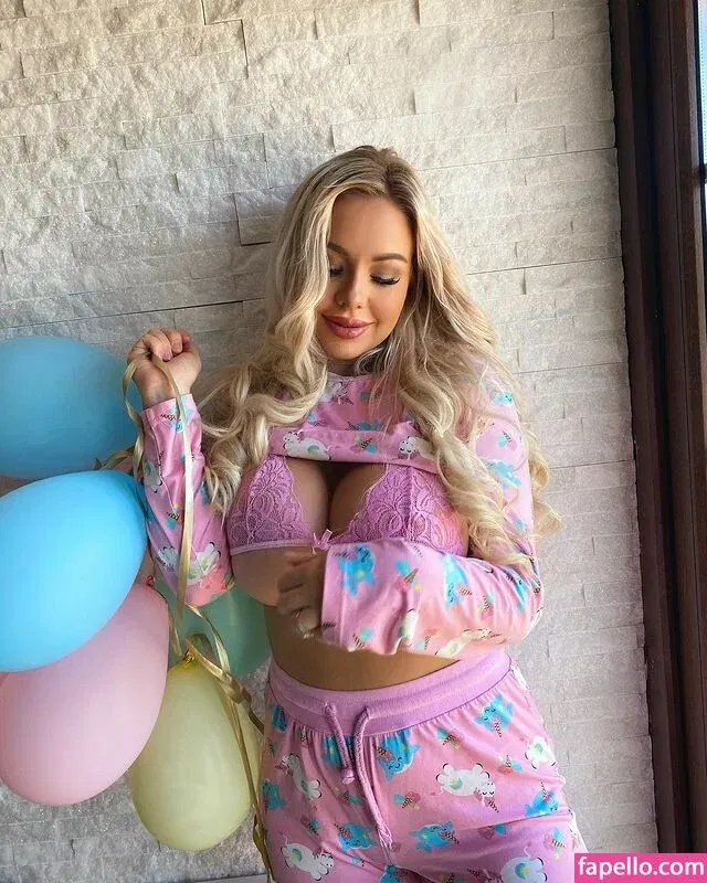 officialamandabreden Onlyfans Photo Gallery 