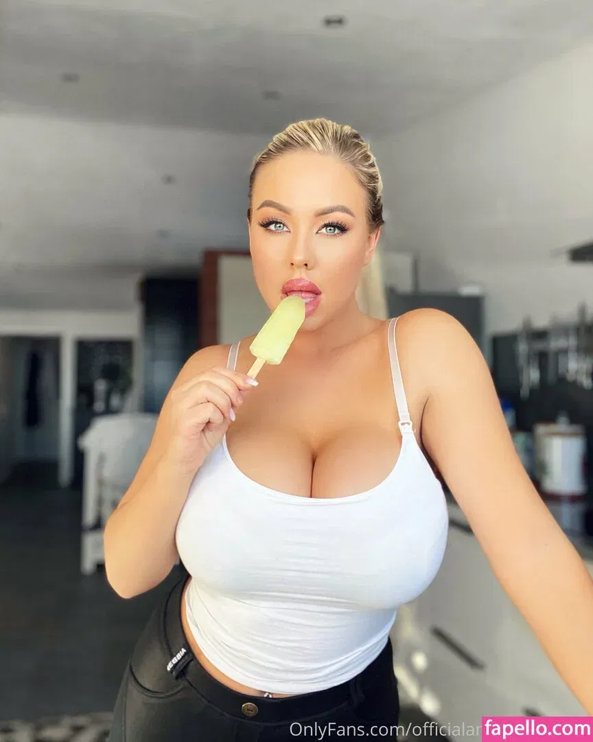 officialamandabreden Onlyfans Photo Gallery 