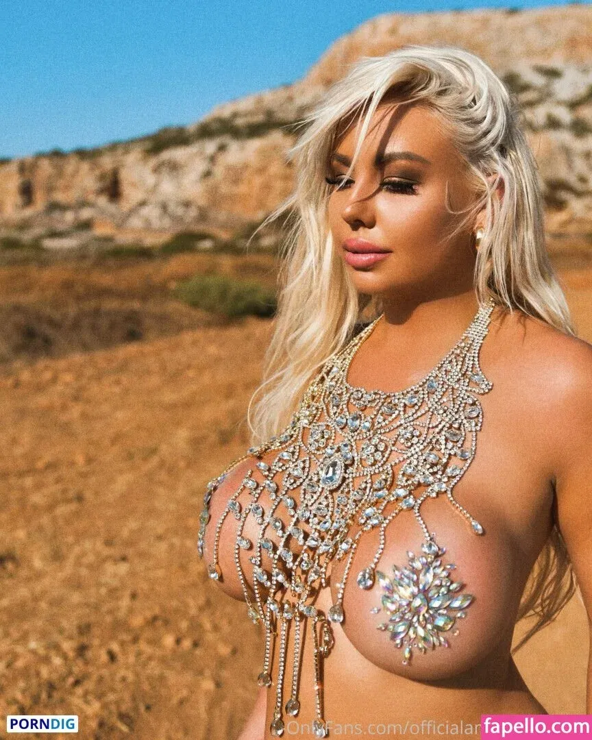 officialamandabreden Onlyfans Photo Gallery 