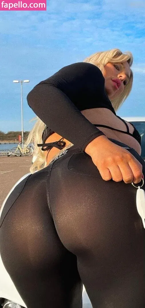 officialamandabreden Onlyfans Photo Gallery 