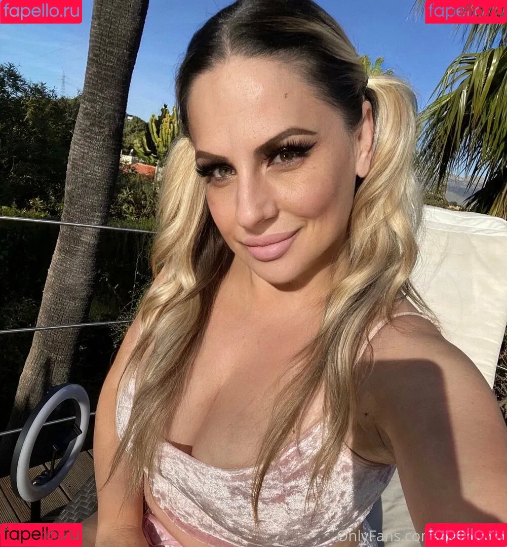 baddiemi Onlyfans Photo Gallery 