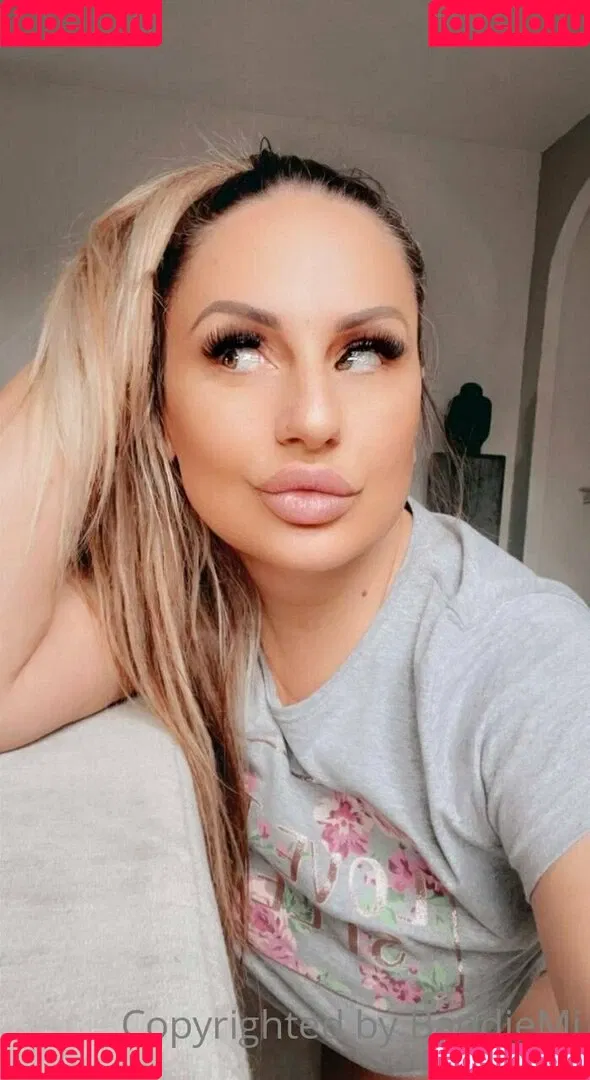 baddiemi Onlyfans Photo Gallery 