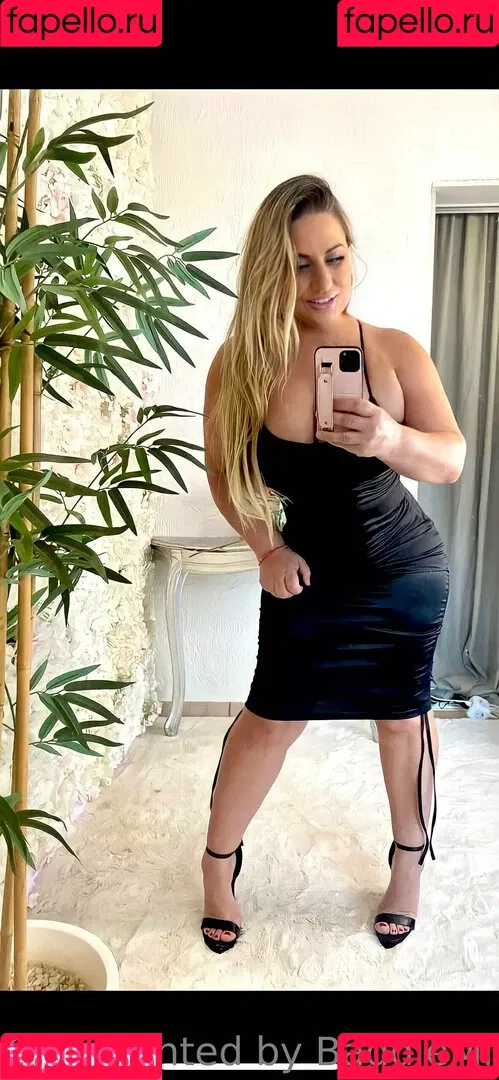 baddiemi Onlyfans Photo Gallery 